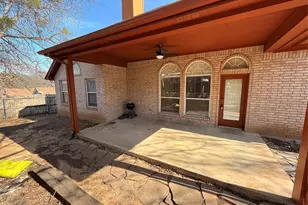 8805 Rolling Springs Ct, Fort Worth, TX 76120 - Photo 15