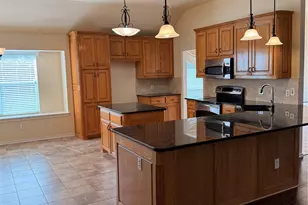 8805 Rolling Springs Ct, Fort Worth, TX 76120 - Photo 3