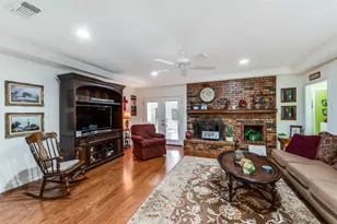 2810 N Haven Dr, Corinth, TX 76210 - Photo 5