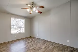 646 Whisper View Cir, Granbury, TX 76049 - Photo 31