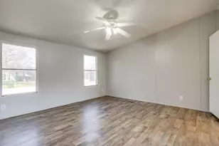 646 Whisper View Cir, Granbury, TX 76049 - Photo 25