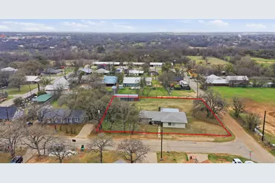 609 E Broadway Street, Stephenville, TX 76401 - Photo 1