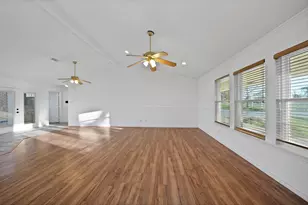 109 Pioneer Ct, Waxahachie, TX 75167 - Photo 9