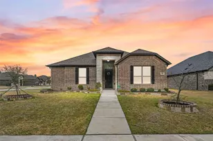 196 Lady Bird Dr, Waxahachie, TX 75165 - Photo 1