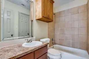 1439 N Bluegrove Rd, Lancaster, TX 75134 - Photo 11