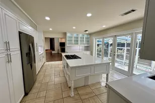 3848 Shorecrest Dr, Dallas, TX 75209 - Photo 9