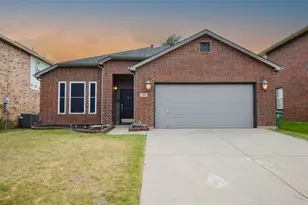 1305 Pine Ridge Rd, Roanoke, TX 76262 - Photo 1