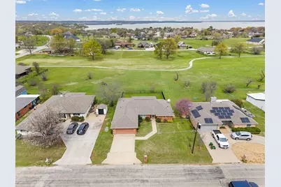 240 Half Moon Way, Runaway Bay, TX 76426 - Photo 25