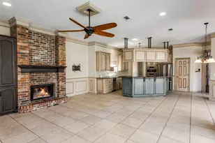 910 Saddlebrook Dr, Colleyville, TX 76034 - Photo 9