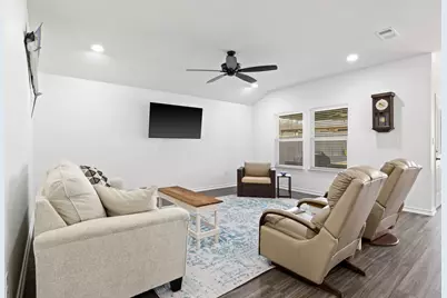 103 St. James, Mt Pleasant, TX 75455 - Photo 7