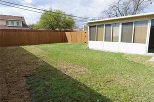 7137 Hunnicut Rd, Dallas, TX 75227 - Photo 13