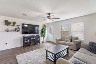 452 Falling Star Dr, Fort Worth, TX 76052 - Photo 5