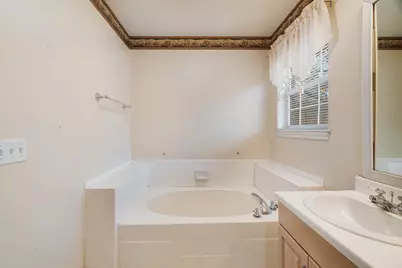 3650 Brownwood Drive, Paris, TX 75462 - Photo 21