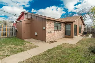 1437 Brook Meadow Cir, Lancaster, TX 75134 - Photo 19