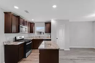 523 Bennie Leonard St, Venus, TX 76084 - Photo 3