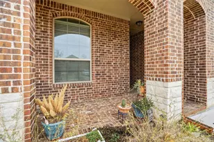 136 Colonial Dr, Joshua, TX 76058 - Photo 3