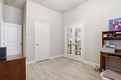 136 Colonial Drive, Joshua, TX 76058 - Photo 7