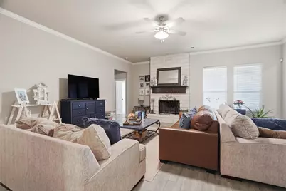 136 Colonial Drive, Joshua, TX 76058 - Photo 9