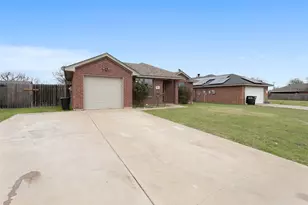 608 Mesquite Dr, Rio Vista, TX 76093 - Photo 25