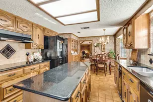 621 San Juan Ct, Irving, TX 75062 - Photo 17