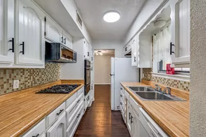 6917 Bennington Drive, Watauga, TX 76148 - Photo 5