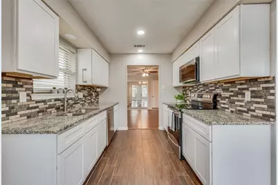 1013 Gannon Drive, Plano, TX 75025 - Photo 11