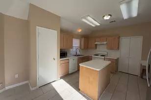 317 Oak Meadow Ln, Cedar Hill, TX 75104 - Photo 7