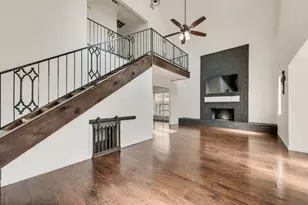 2225 Park Hill Dr, Arlington, TX 76012 - Photo 7