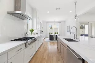 9562 Lakemont Dr, Dallas, TX 75220 - Photo 11