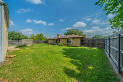 1300 Austin Street, Bowie, TX 76230 - Photo 25