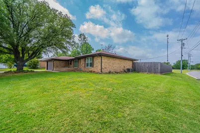 1300 Austin Street, Bowie, TX 76230 - Photo 21