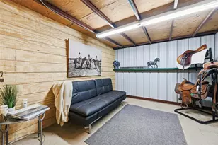 2701 Hulen St, Burleson, TX 76028 - Photo 33