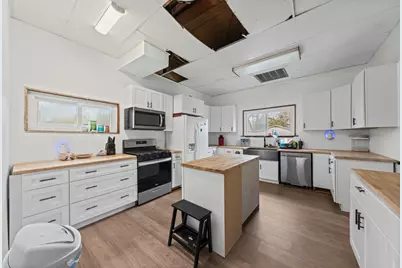 217 N 5th Street, Lott, TX 76656 - Photo 9