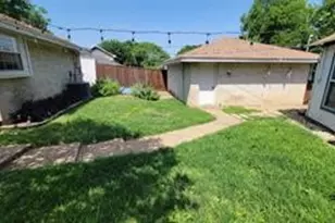 2727 Duval Dr, Dallas, TX 75211 - Photo 17