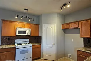 4245 Rustic Ridge Dr, The Colony, TX 75056 - Photo 5