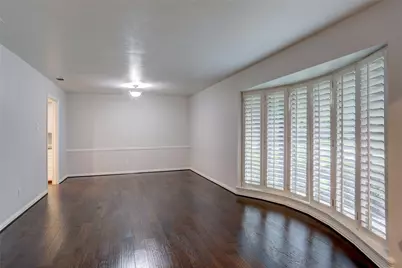 9424 Hunters Creek Drive, Dallas, TX 75243 - Photo 7