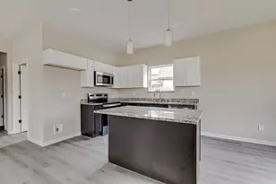 1005 E Tucker St, Fort Worth, TX 76104 - Photo 11