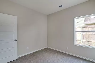 1005 E Tucker Street, Fort Worth, TX 76104 - Photo 17