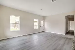 1005 E Tucker St, Fort Worth, TX 76104 - Photo 7