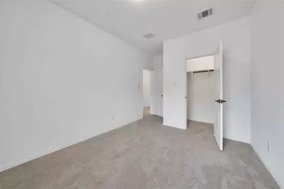 9916 Hennings Street, Irving, TX 75063 - Photo 29