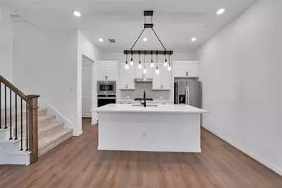 9916 Hennings Street, Irving, TX 75063 - Photo 3