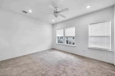 9916 Hennings Street, Irving, TX 75063 - Photo 19