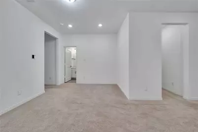 9916 Hennings Street, Irving, TX 75063 - Photo 17