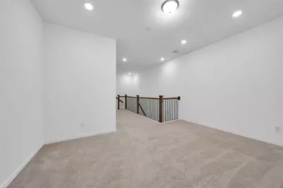 9916 Hennings Street, Irving, TX 75063 - Photo 15