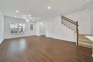 9916 Hennings St, Irving, TX 75063 - Photo 9