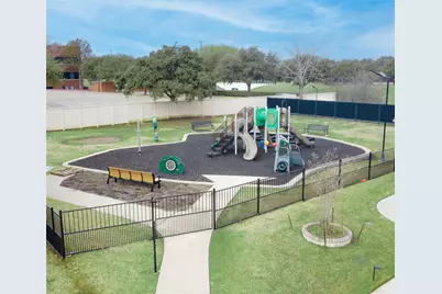 9916 Hennings Street, Irving, TX 75063 - Photo 31