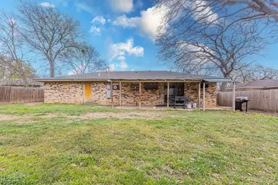 314 S Rita Street, Lacy Lakeview, TX 76705 - Photo 17