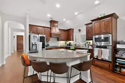 8715 Lindenwood Lane, Irving, TX 75063 - Photo 15