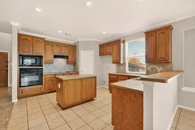 3155 Serpis, Grand Prairie, TX 75054 - Photo 11