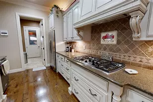 2200 Herons Nest Dr, Granbury, TX 76048 - Photo 9